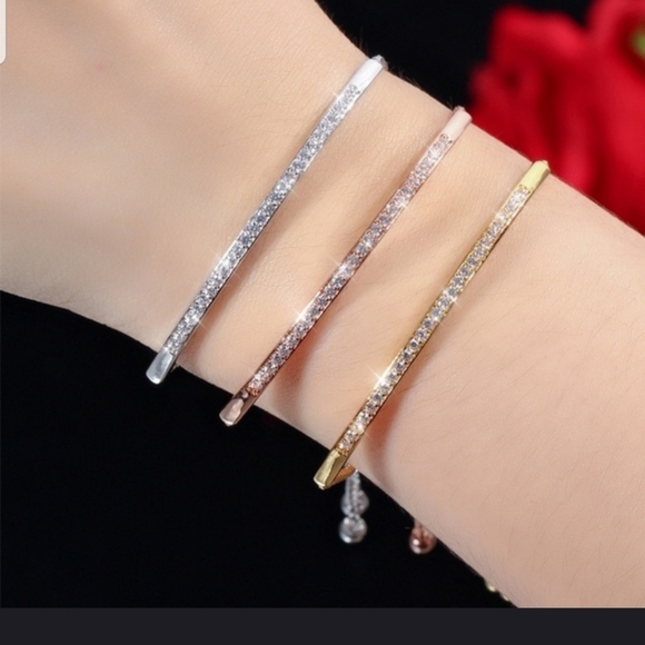 Pretty 18k GOLD plated Bracelet with CZ's in SILVER - Picture 4 of 11
